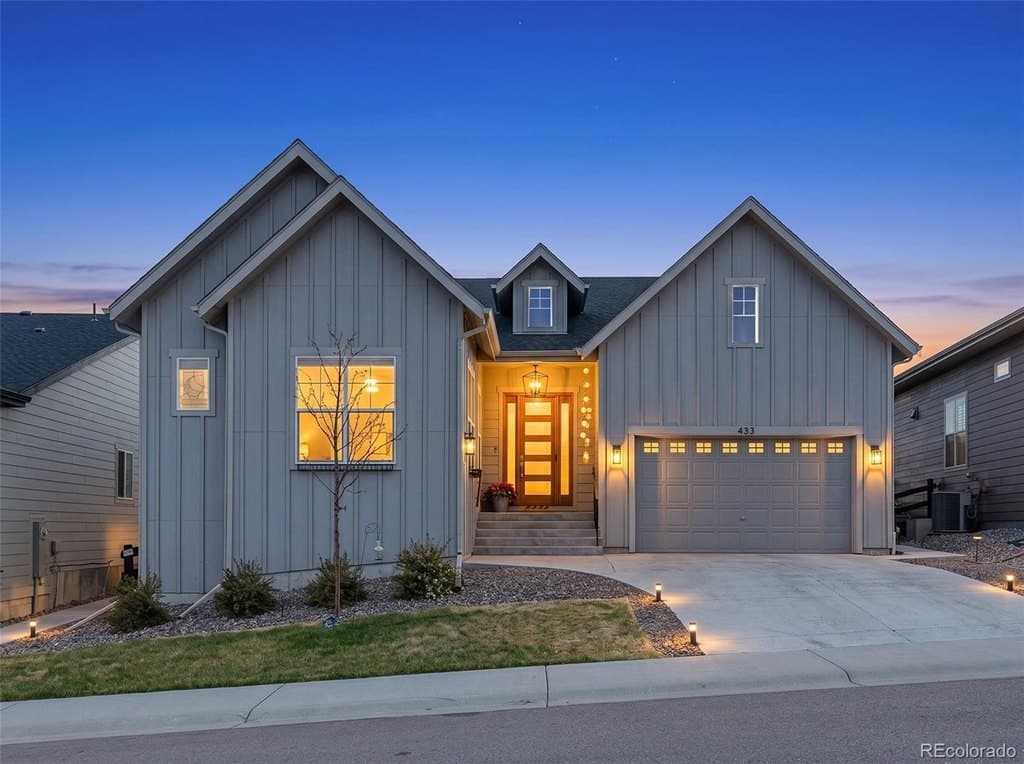 433 Scrubjay Cir