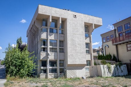 291 N 2nd Ave Unit 2