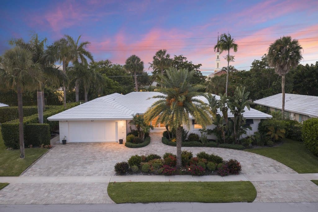 621 Apple Tree Ln