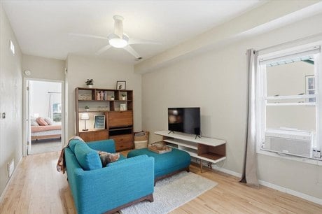 2218 Regent St Apt 3