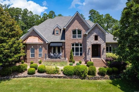 9 Farnham Loop