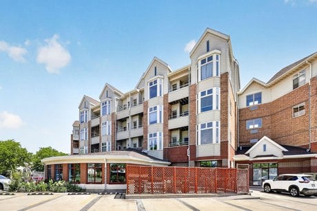 301 Harbour Town Dr Apt 230