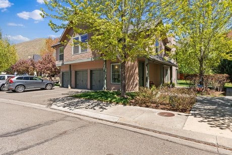 1910 Copper Ranch Ln Unit E