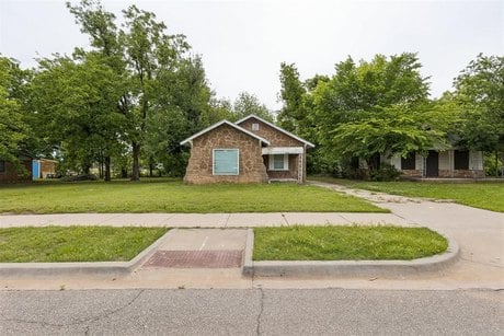 2300 N Prospect Ave