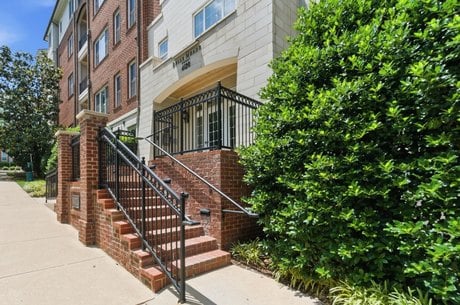 4120 Ridgefield Dr Apt 203