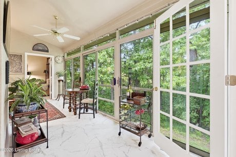 513 Village Lake Dr