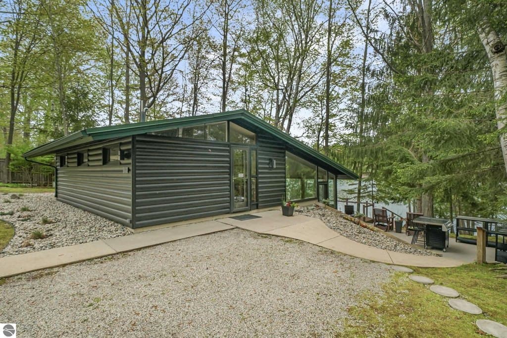 306 Highview Rd