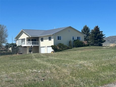 3 Chesapeake Dr