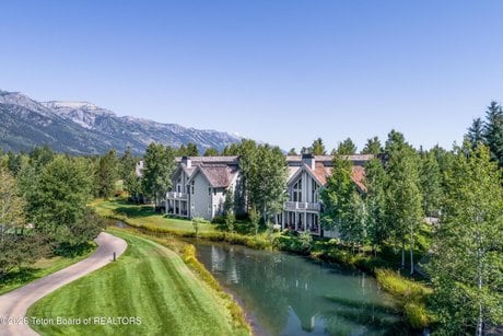 3456 Clubhouse Dr Unit 13