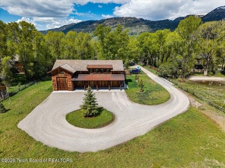 3725 W Zach Ln