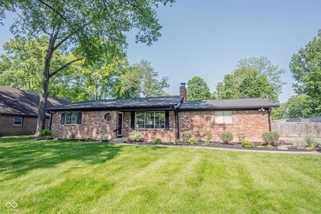 9634 Maple Dr