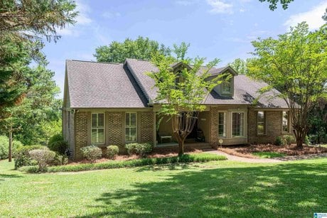 2913 N Woodridge Rd
