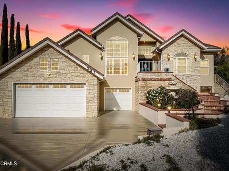 251 S Skyline Dr