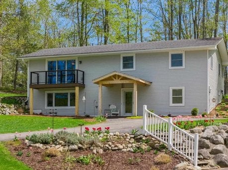 1525 Quick Rd
