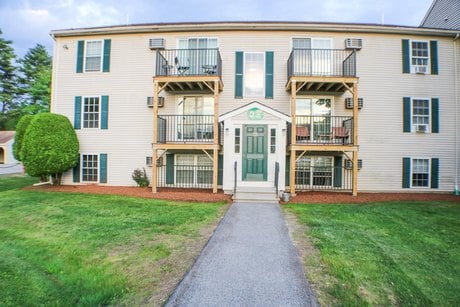 1702 White Cedar Blvd