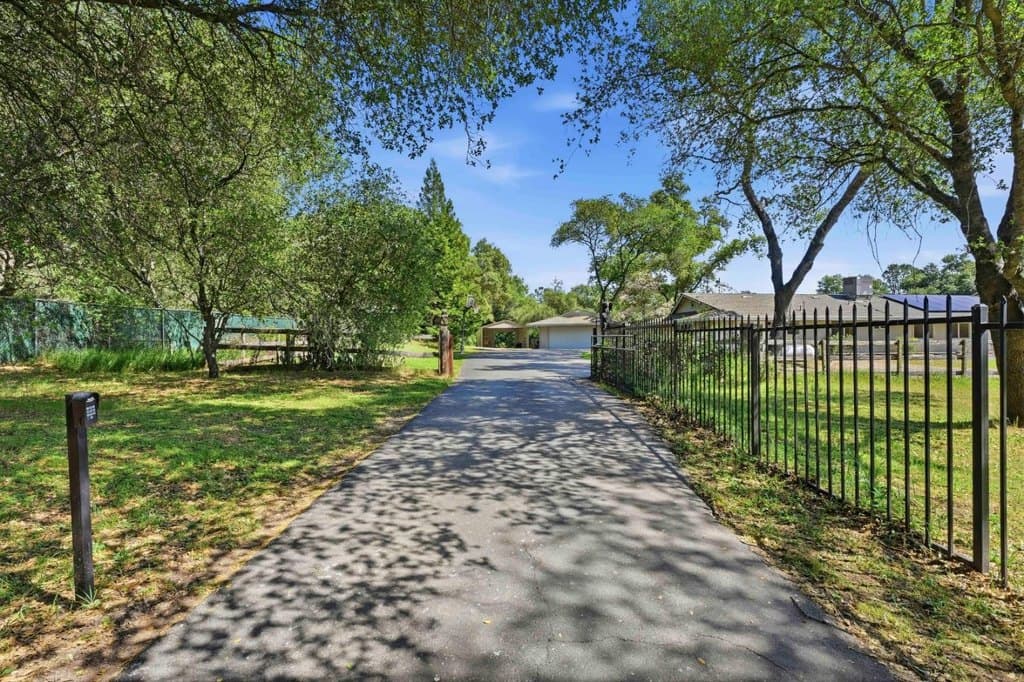 7585 Gold Dr listing photo