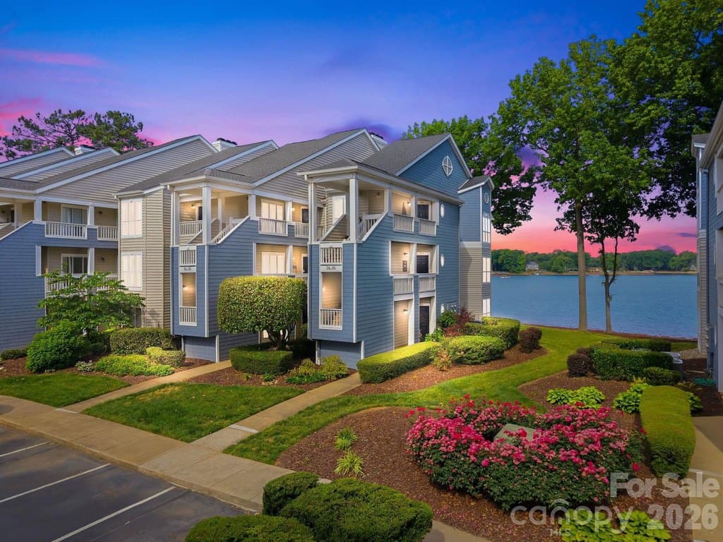 913 Southwest Dr