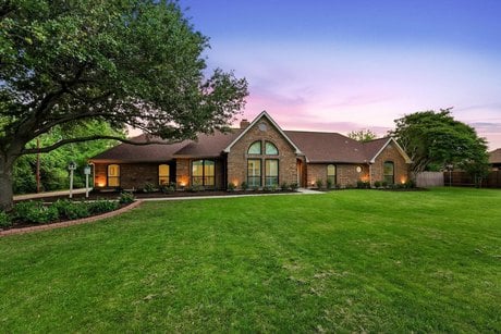 2400 Emerald Cir