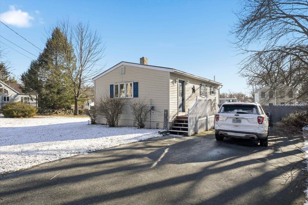 19 Erskine Ave