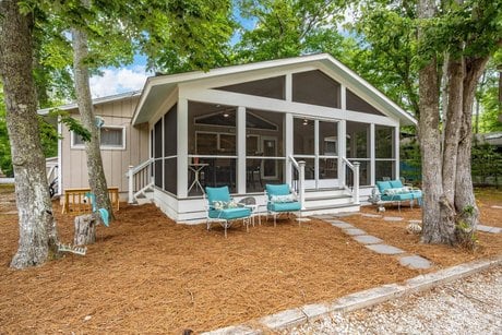 603 Spring Lake Ct