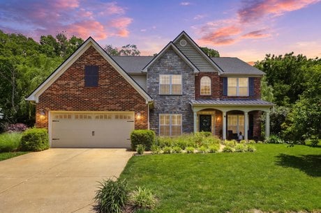 121 Gleneagles Way