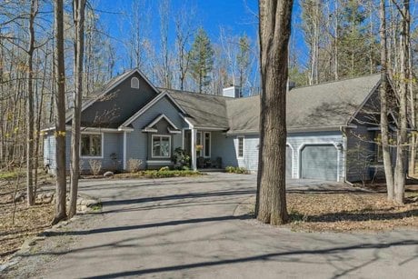 2412 Greenbriar