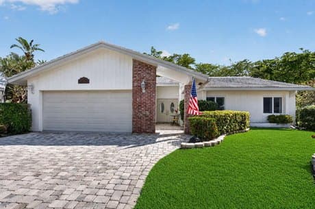 22340 Greentree Cir