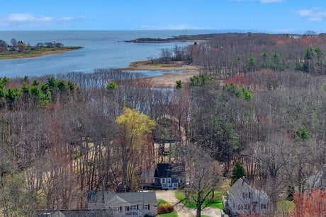 27 Mills Rd
