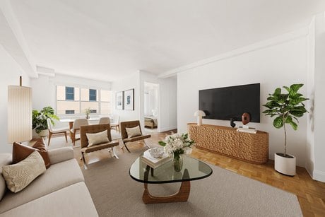 240 E 55th St Apt 10G