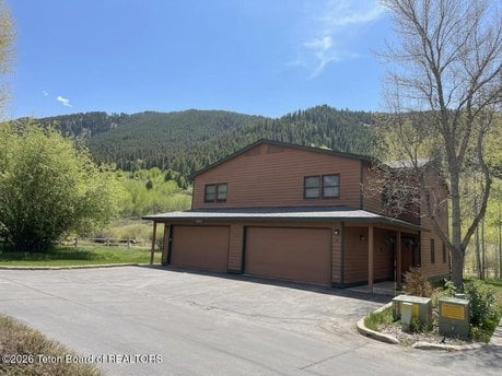 1070 Elk Run Ln Apt 10