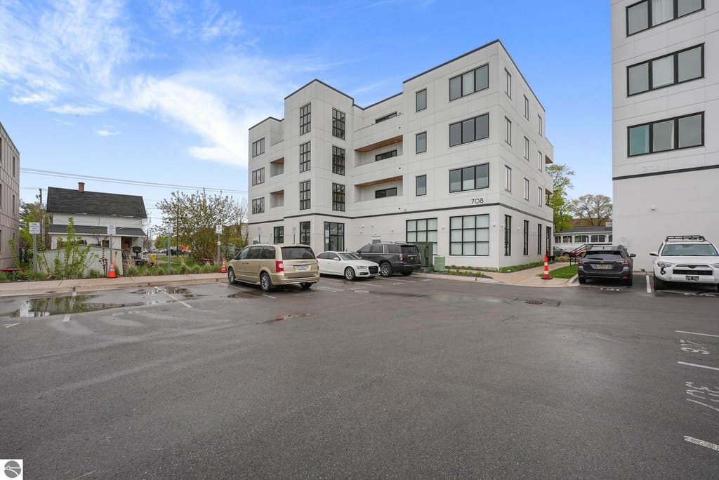 708 Randolph St Ste 309