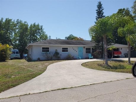 1332 Macombo Rd