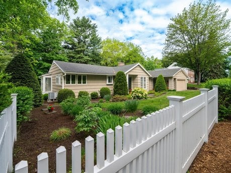 65 Deforest Hts