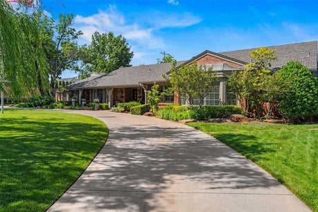 1603 Dorchester Dr