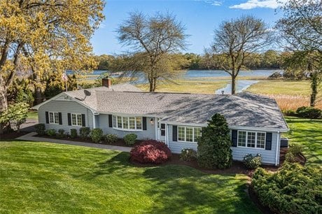 33 Meadowbrook Dr