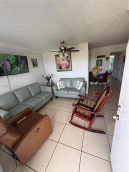 7101 SW 89th Ct Apt 305