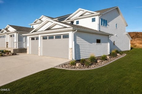 2002 Prairie Hawk Dr