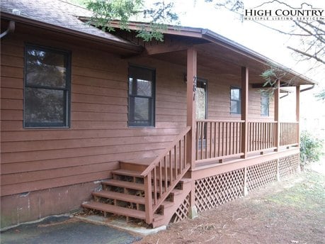 281 Old Turnpike Rd E