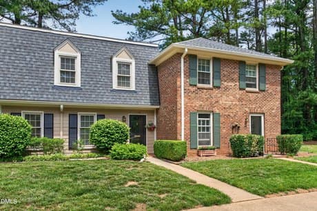 3128 Westbury Dr