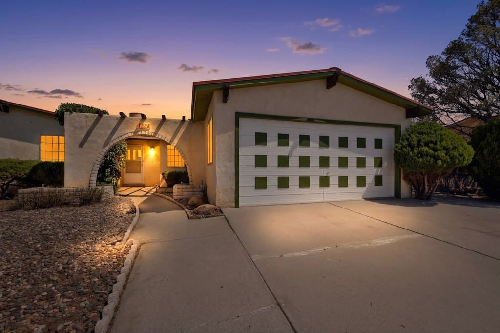 857 Camino Consuelo