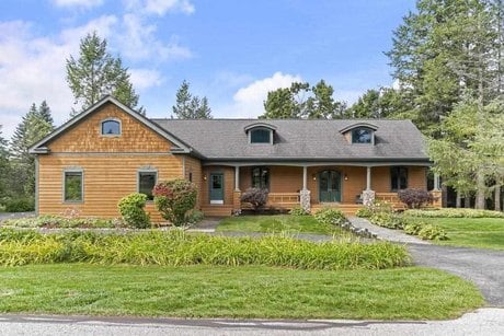 3320 Aurora Dr
