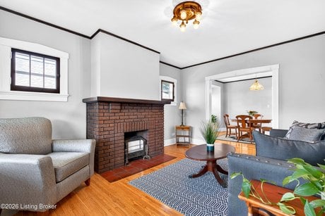 1611 Stevens Ave