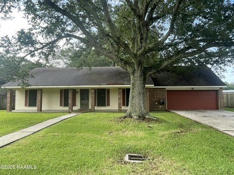 107 W Bayou St