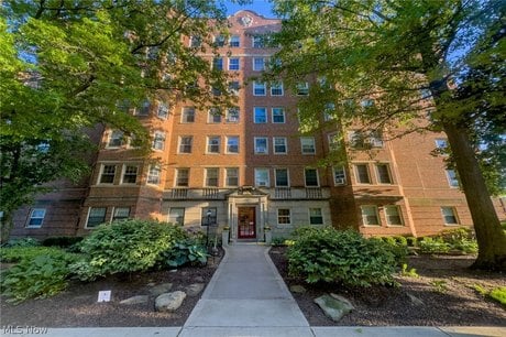 13500 Shaker Blvd Apt 203
