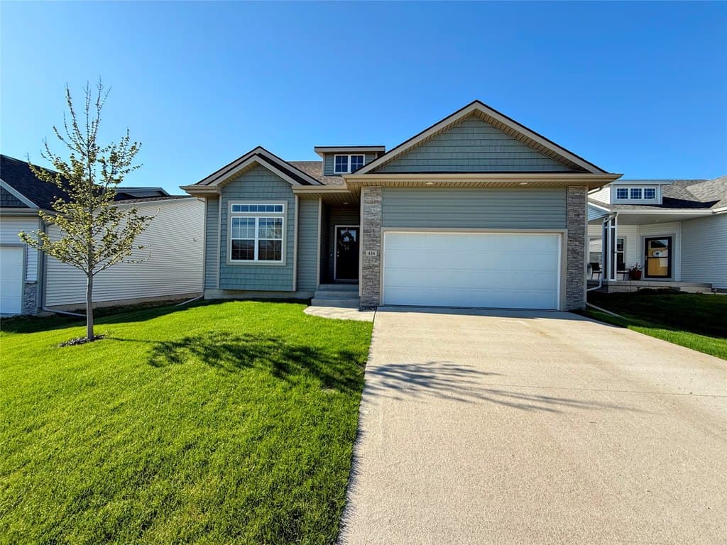 434 SE Hollow Ct