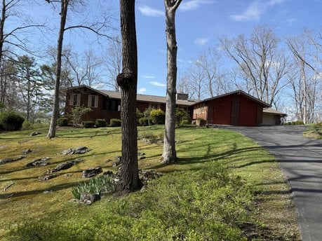 174 Upper Meadow Ln