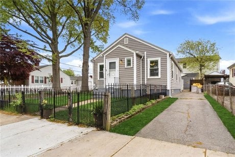 81 Rushmore Ave