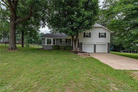 3320 N Wagner Rd