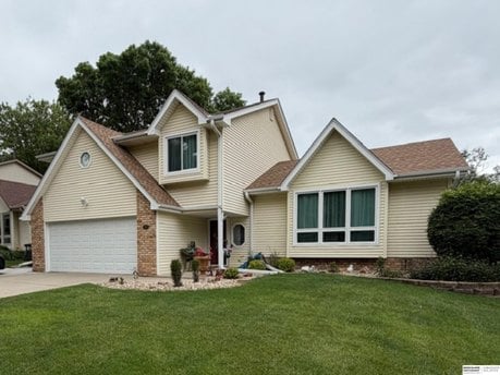 729 N 154th Ave