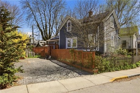 21 Clinton Ave